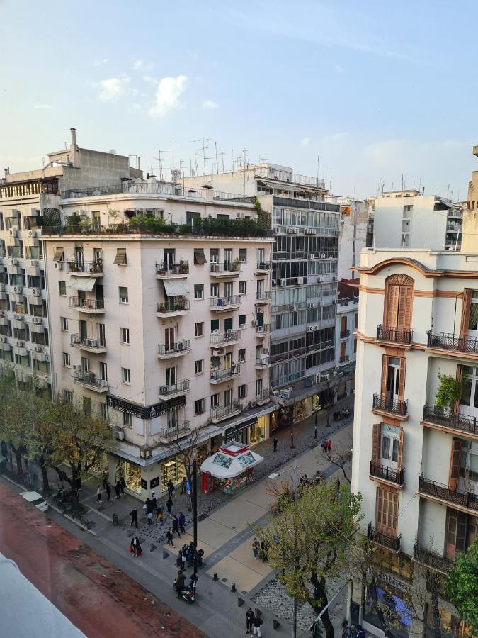 Red Rooms Tsimiski 60 Thessaloniki Exterior photo